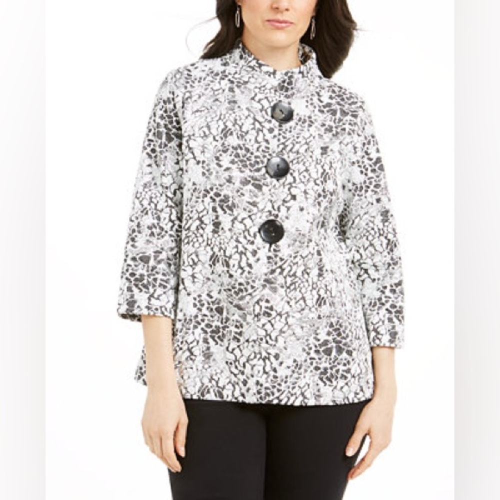 J M Collection Textured Animal Print Swing Jacket Large Buttons Size Medium NWT